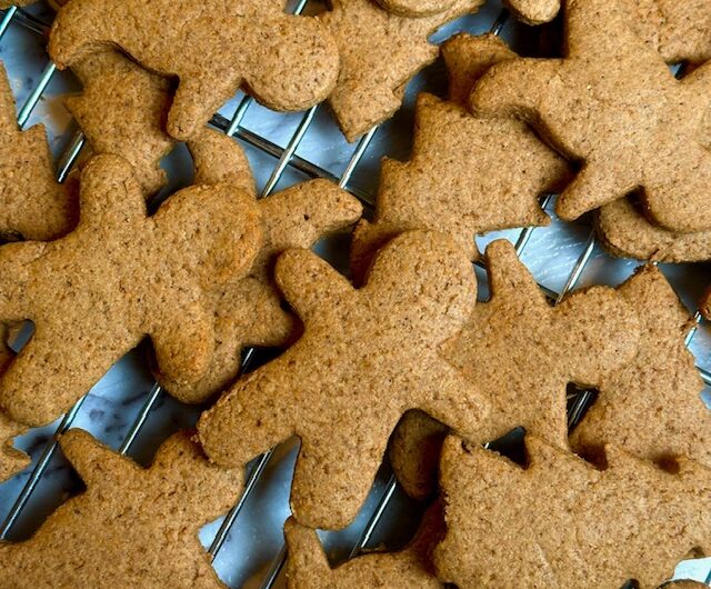 Spelt Gingerbread Men