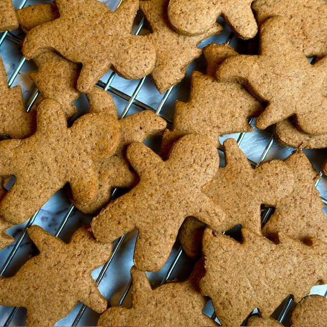 Spelt gingerbread men recipe